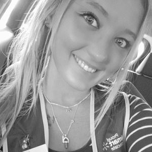 Meet your Posher, Katelyn